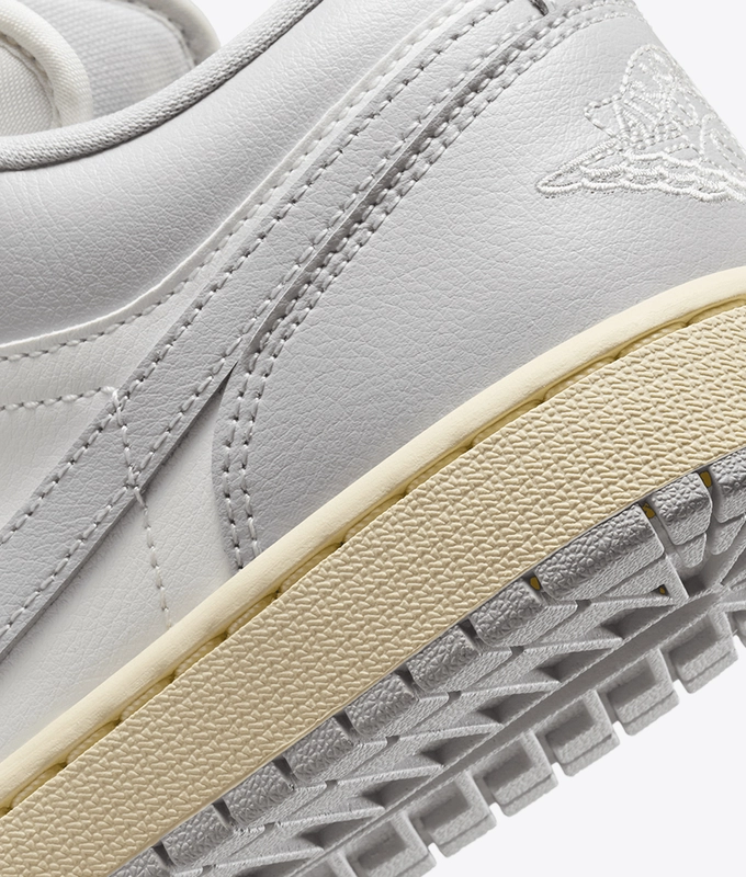 Air Jordan 1 Low