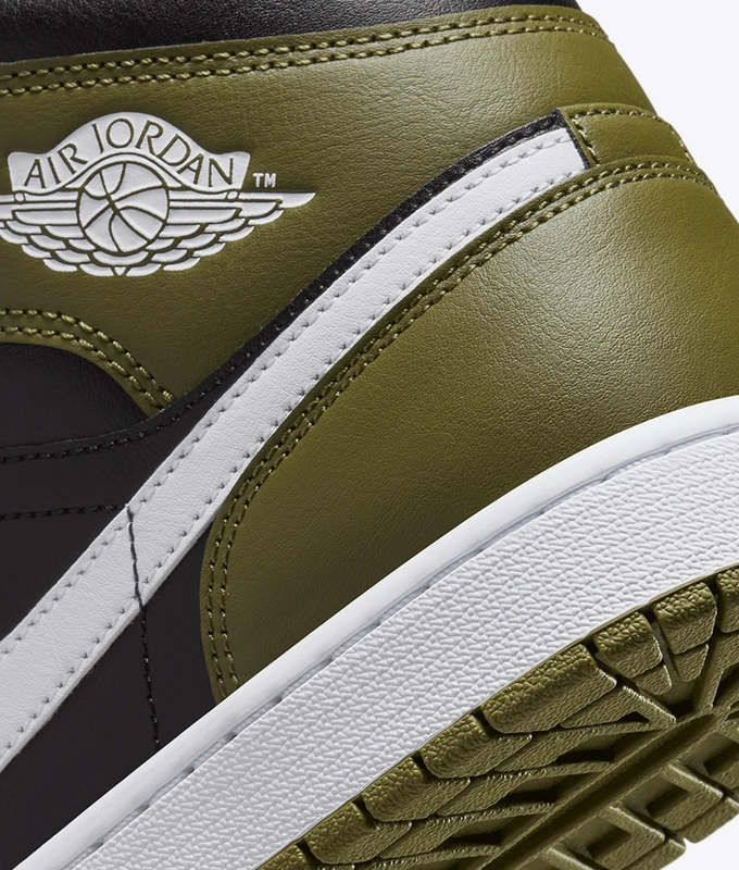 Air Jordan 1 Mid