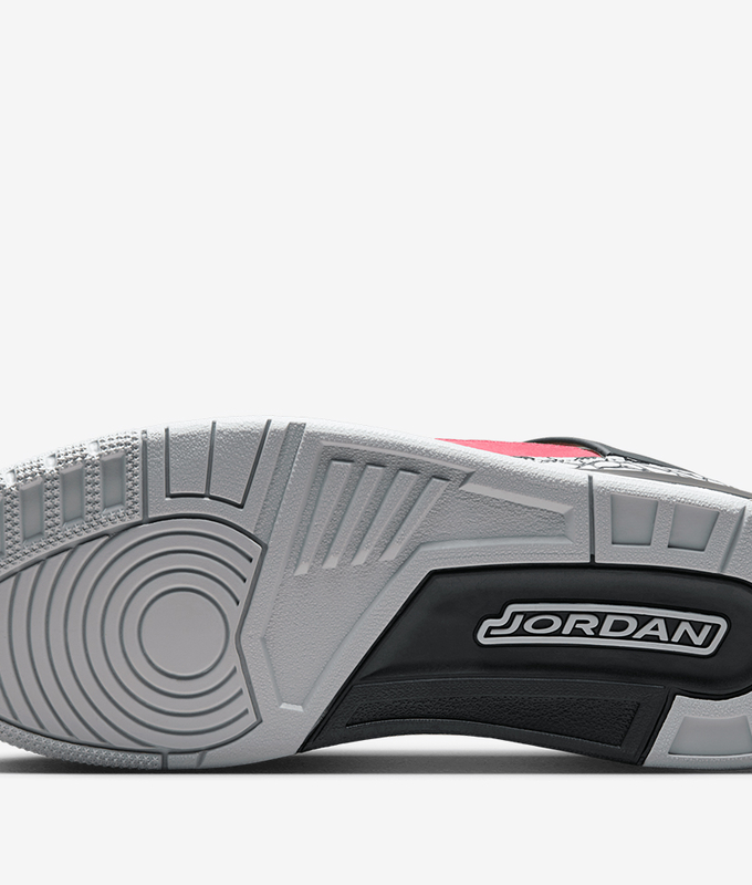 Jordan Spizike Low