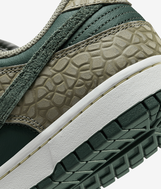 Dunk Low Retro Premium