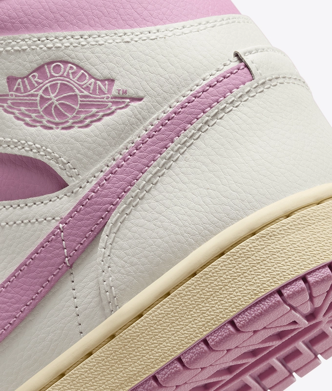 Air Jordan 1 Mid