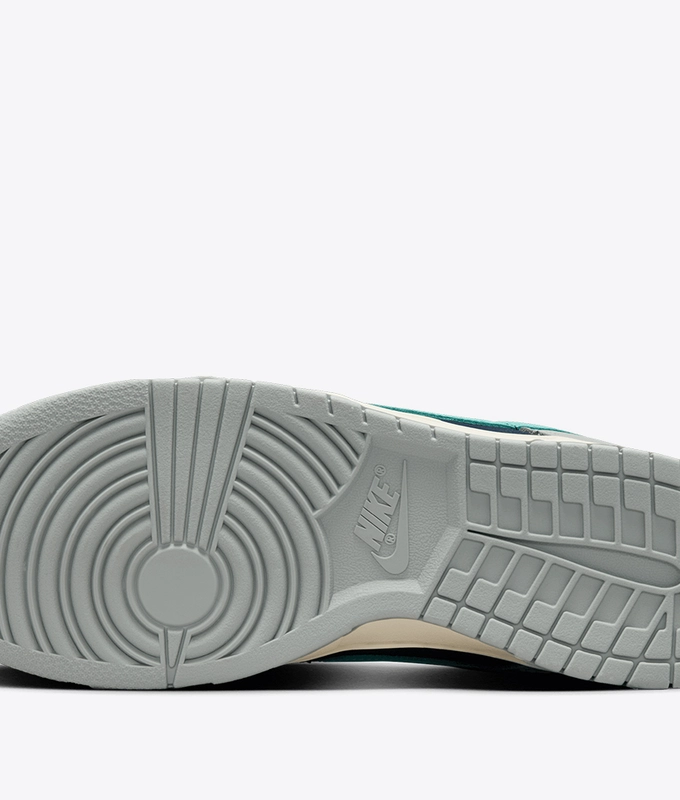 Dunk Low Retro Premium