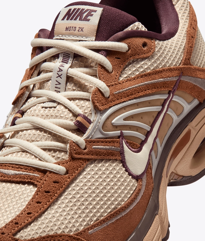 AIR MAX MOTO 2K
