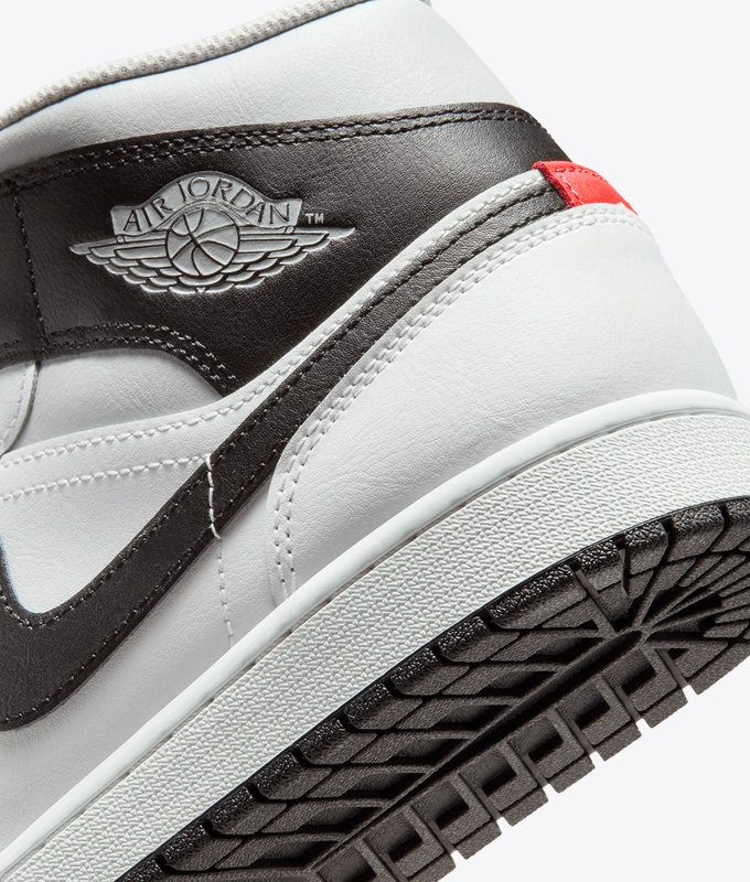 AIR JORDAN 1 MID