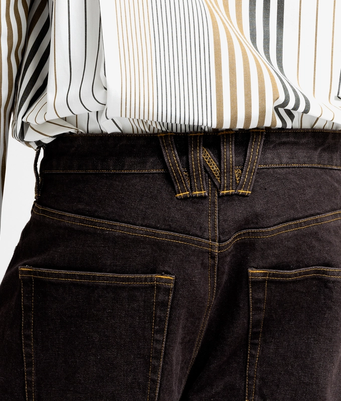 Barrel Leg Jeans