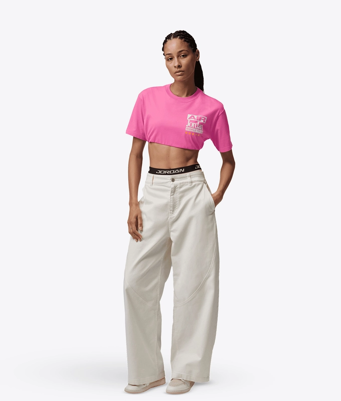 FLIGHT GIRLFRIEND GRAPHIC TEE