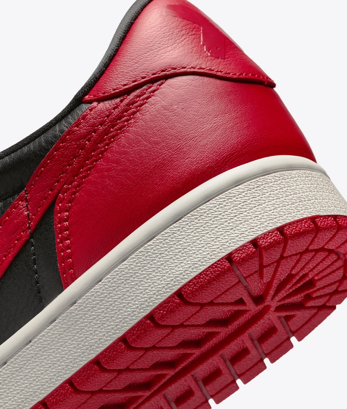AIR JORDAN 1 RETRO LOW OG "BANNED"