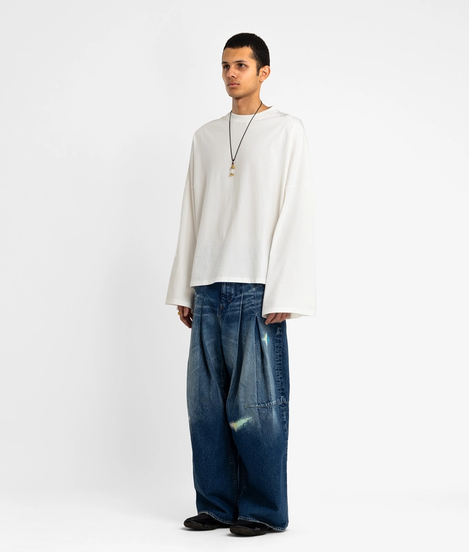 GIANT TEE