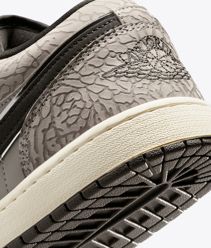 AIR JORDAN 1 LOW SE V2