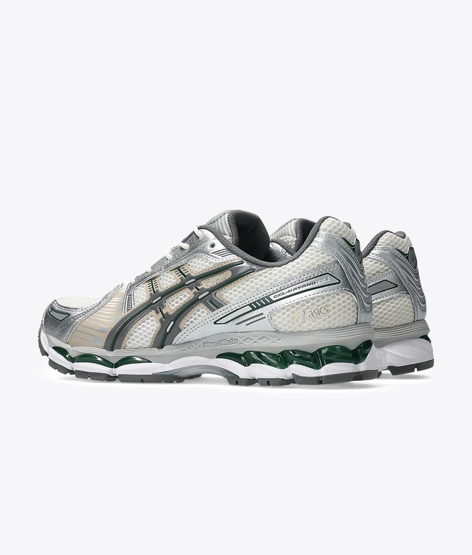GEL-KAYANO 121