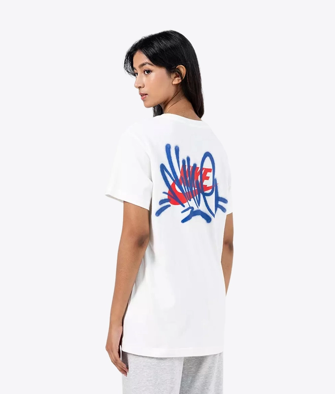 SPORTSWEAR CLASSIC BOYFRIEND OVERSIZED GRAPHIC TEE