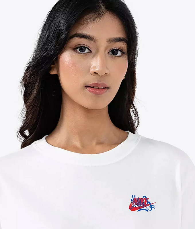 SPORTSWEAR CLASSIC BOYFRIEND OVERSIZED GRAPHIC TEE
