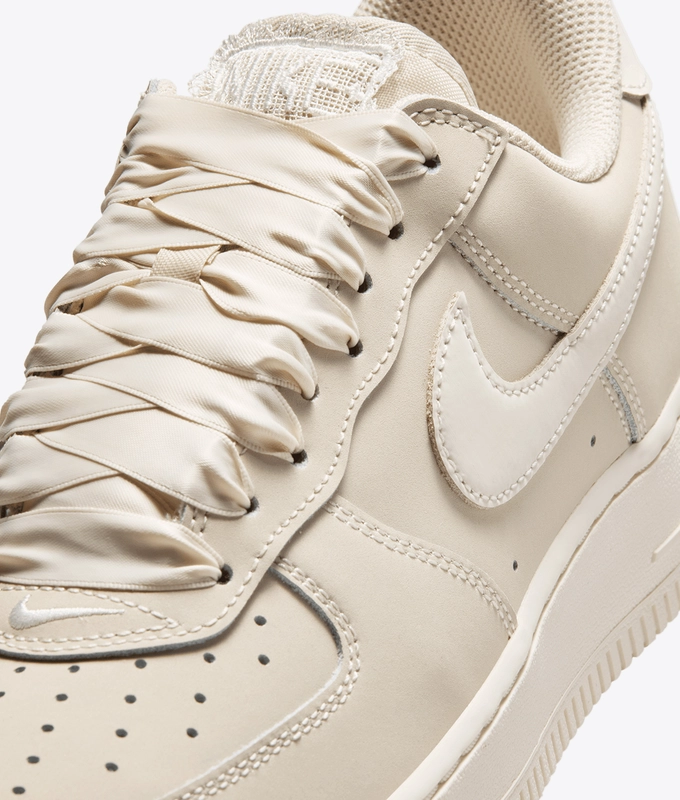 AIR FORCE 1 RETRO PREMIUIM