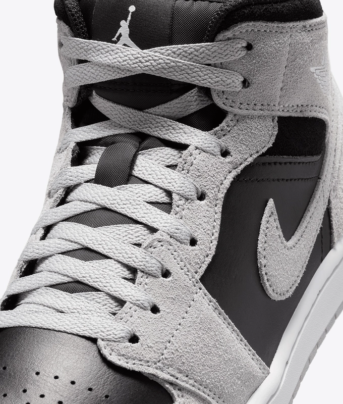 AIR JORDAN 1 MID