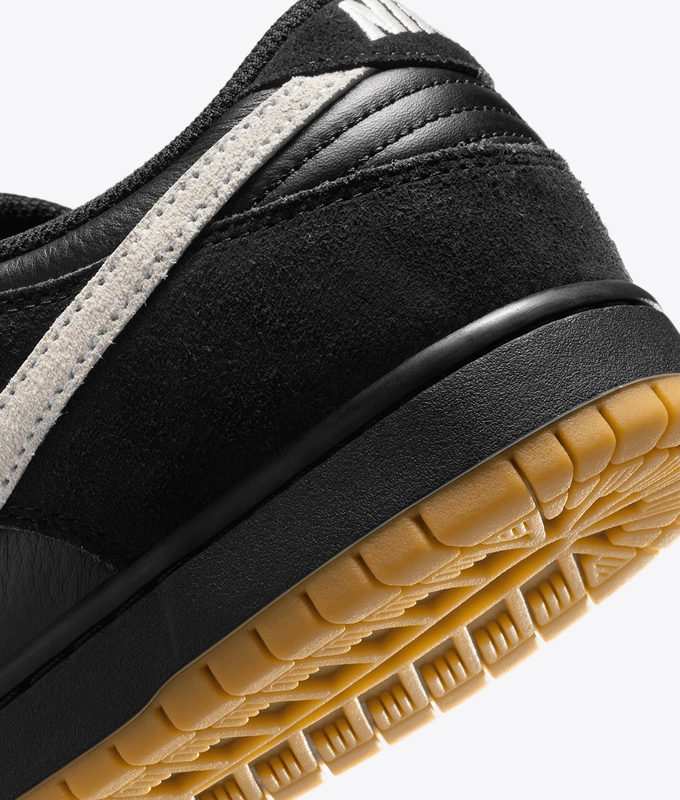 SB DUNK LOW PRO