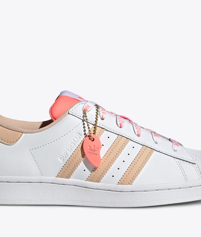 Superstar W