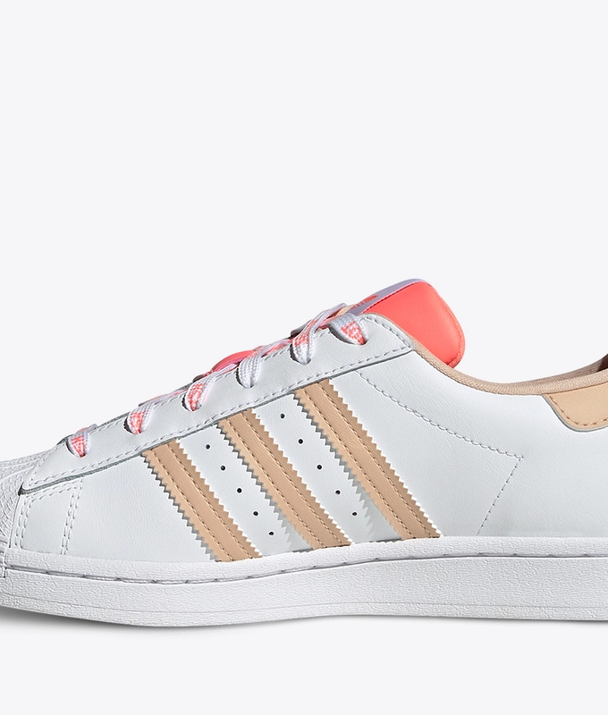 Superstar W