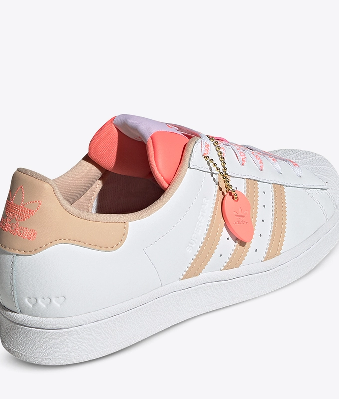 Superstar W