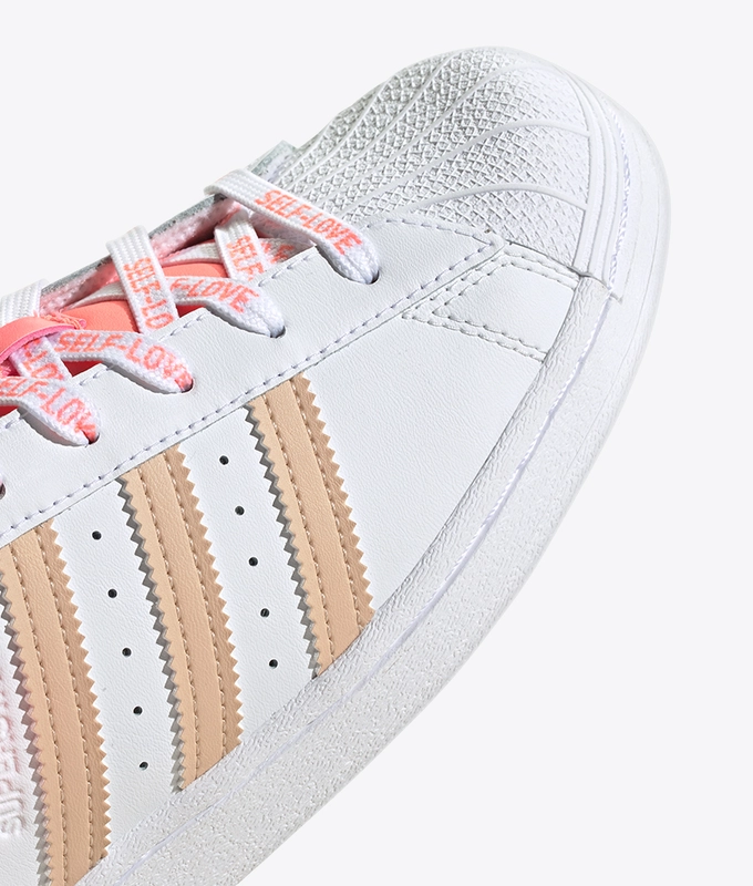 Superstar W