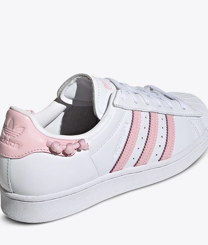 Superstar W