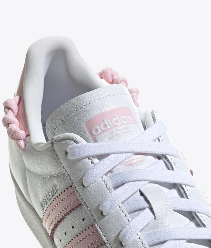 Superstar W