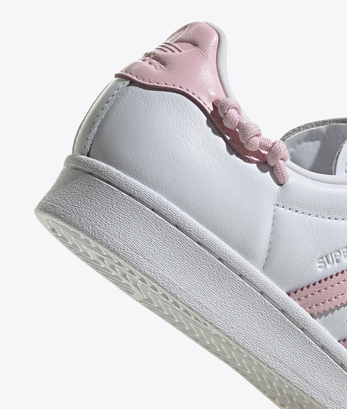 Superstar W