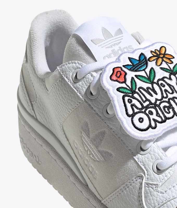 Forum Bold W 